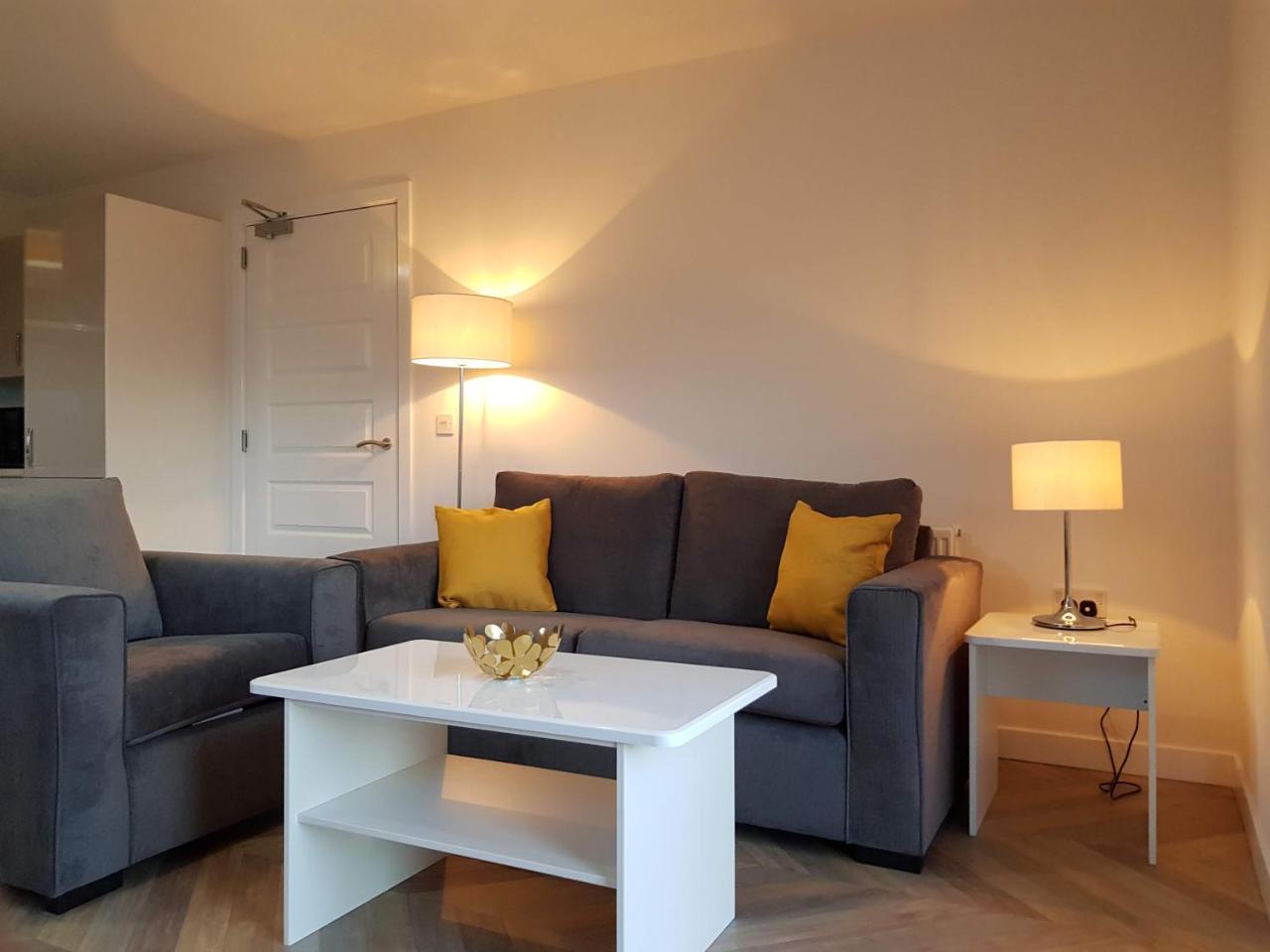 11 Royal View Apartments Стерлинг Экстерьер фото